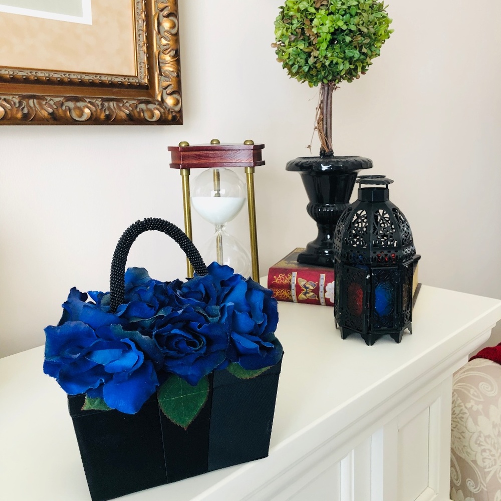 SOLD Moo Roo Blue Rose Bouquet 2001 Purse